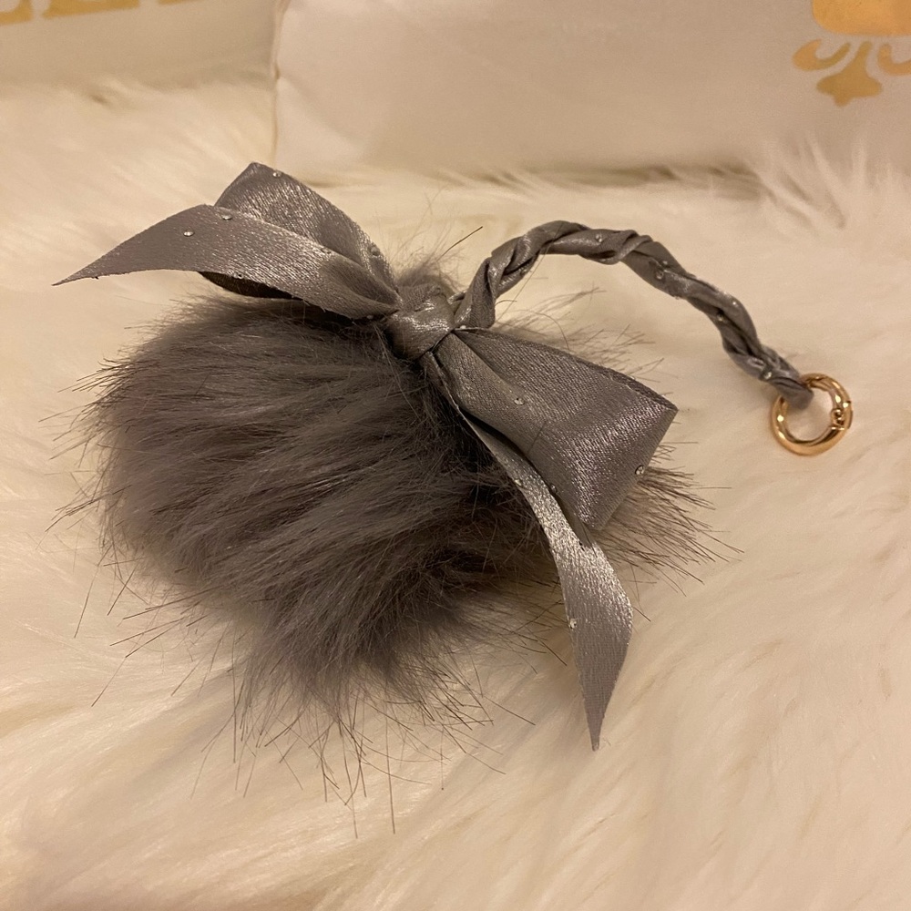 BN- MAYJAYEL’s VOGUE HANDMADE Gray Fur Pom Pom w/ ribbon 🎀 Keychain/bag charm